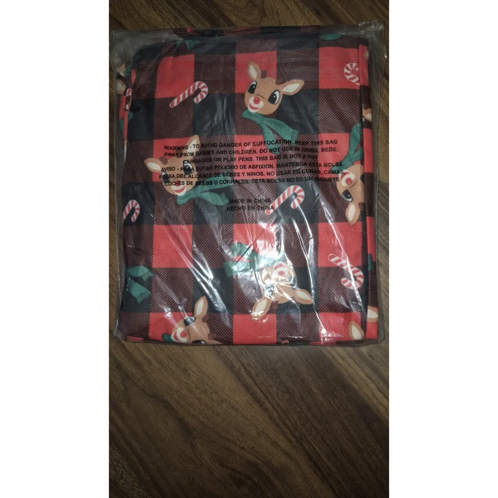 Rudolph the Red-Nosed Reindeer Kids SZ M. 7/8 Red Christmas Pajama Set Button Up